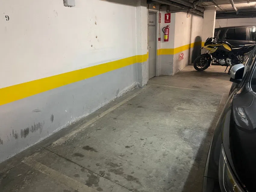 Covered garage - View 3